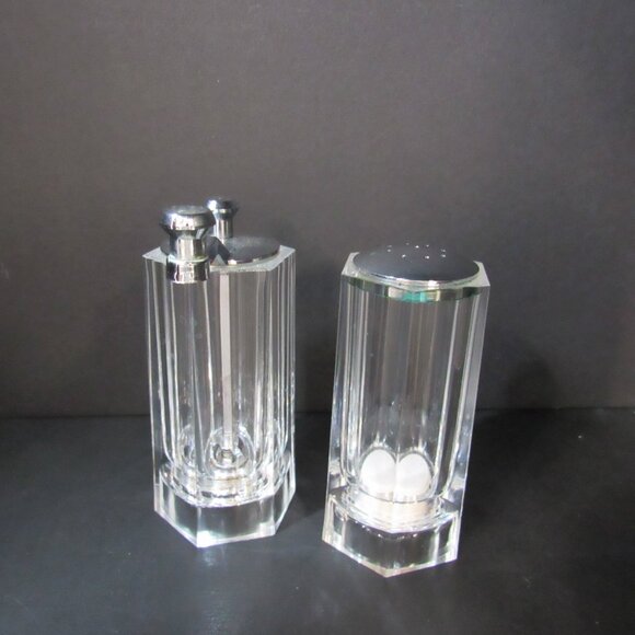 Vintage Clear Acrylic Lucite Mr. Dudley Hexagon Salt and Pepper Mill Set - Picture 3 of 7